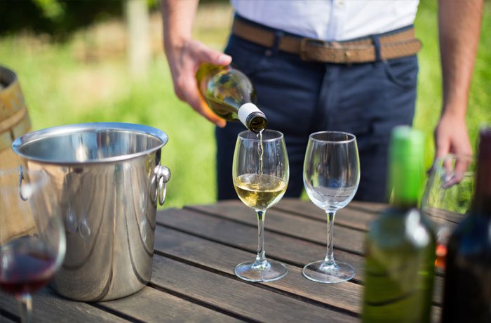 Jakie wino na lato? Chardonnay a może Vermentino