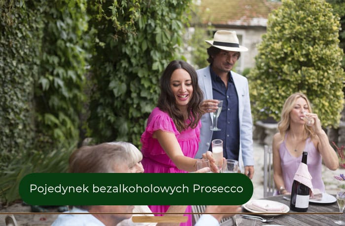 Impreza w ogrodzie z bezalkoholowym Prosecco